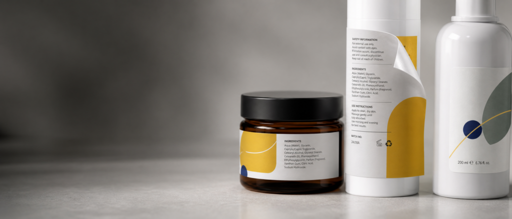 Flaconi cosmetici con etichette peel-off e booklet in stile Sales